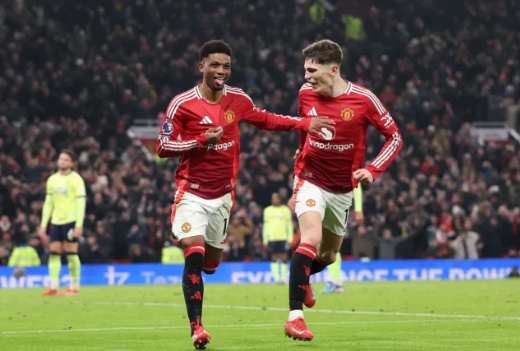 Paul Scholes chỉ ra hai ngôi sao Man Utd cần được đá chính trước Tottenham_693fce9cc2a04.jpeg