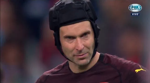 Petr Cech không cầm được nước mắt khi phải chia tay Arsenal bằng thất bại_693fec8884de0.png