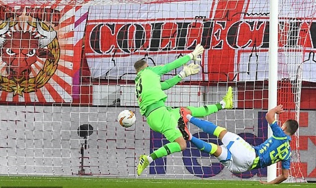 Thua sốc trên đất Áo, Napoli vẫn lạnh lùng tiến vào tứ kết Europa League_693fef17af97f.jpeg