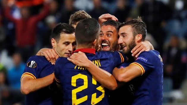 Tung 19 cú sút, AS Roma vẫn “sa lầy” trên đất Áo_693feb7564159.jpeg