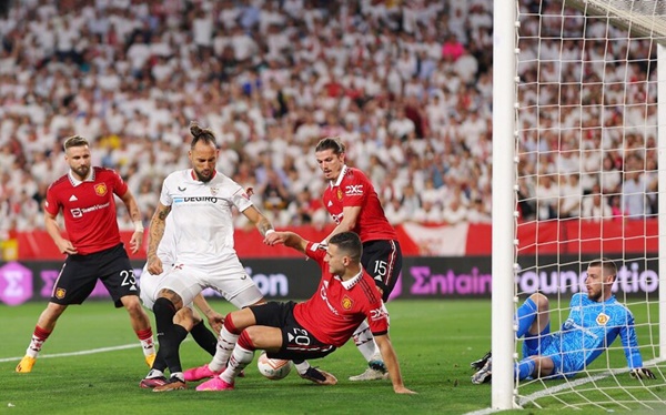 Tuyên bố phũ phàng loại bỏ những ‘ông kễnh’ MU_693fdadae06f4.jpeg