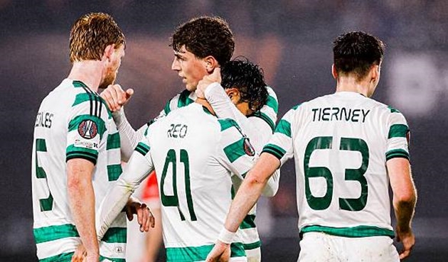 Van Persie bất lực, Feyenoord thua ngược Celtic trên sân nhà_693fccd9d4bb6.jpeg