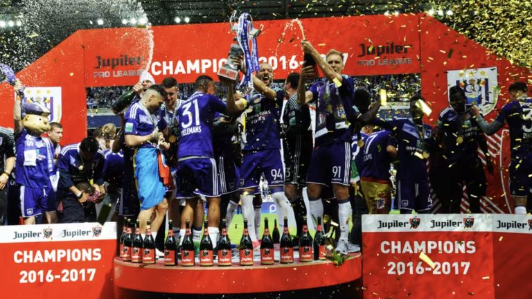 DNA Anderlecht: Champagne Football và màu tím Hoàng gia_6984899a92f5c.jpeg