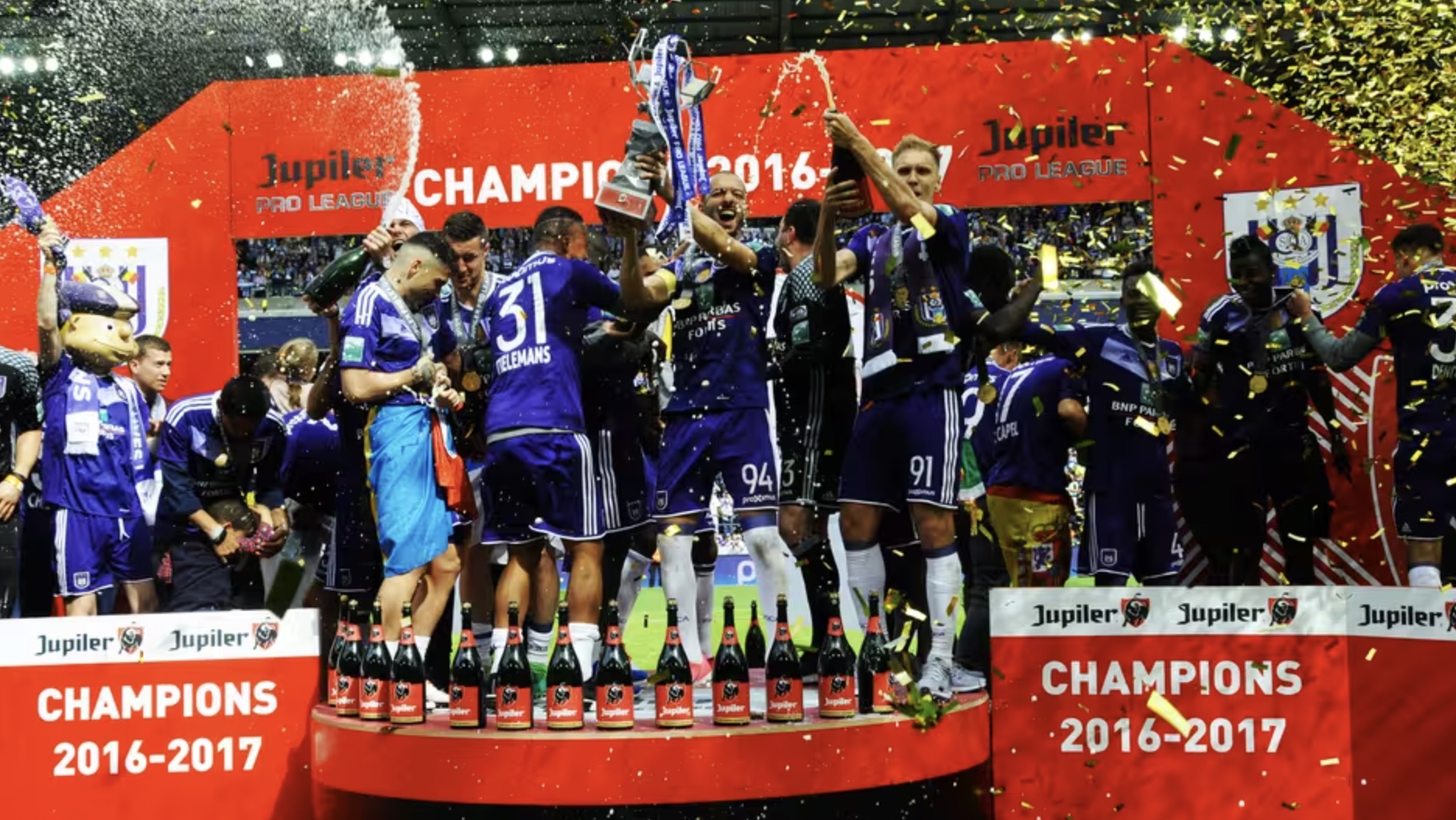 DNA Anderlecht: Champagne Football và màu tím Hoàng gia_6984899a92f5c.jpeg